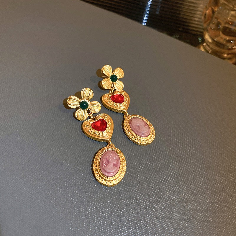 Cameo Heart Gem Set