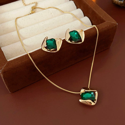 Verdant Muse Necklace & Earrings Set