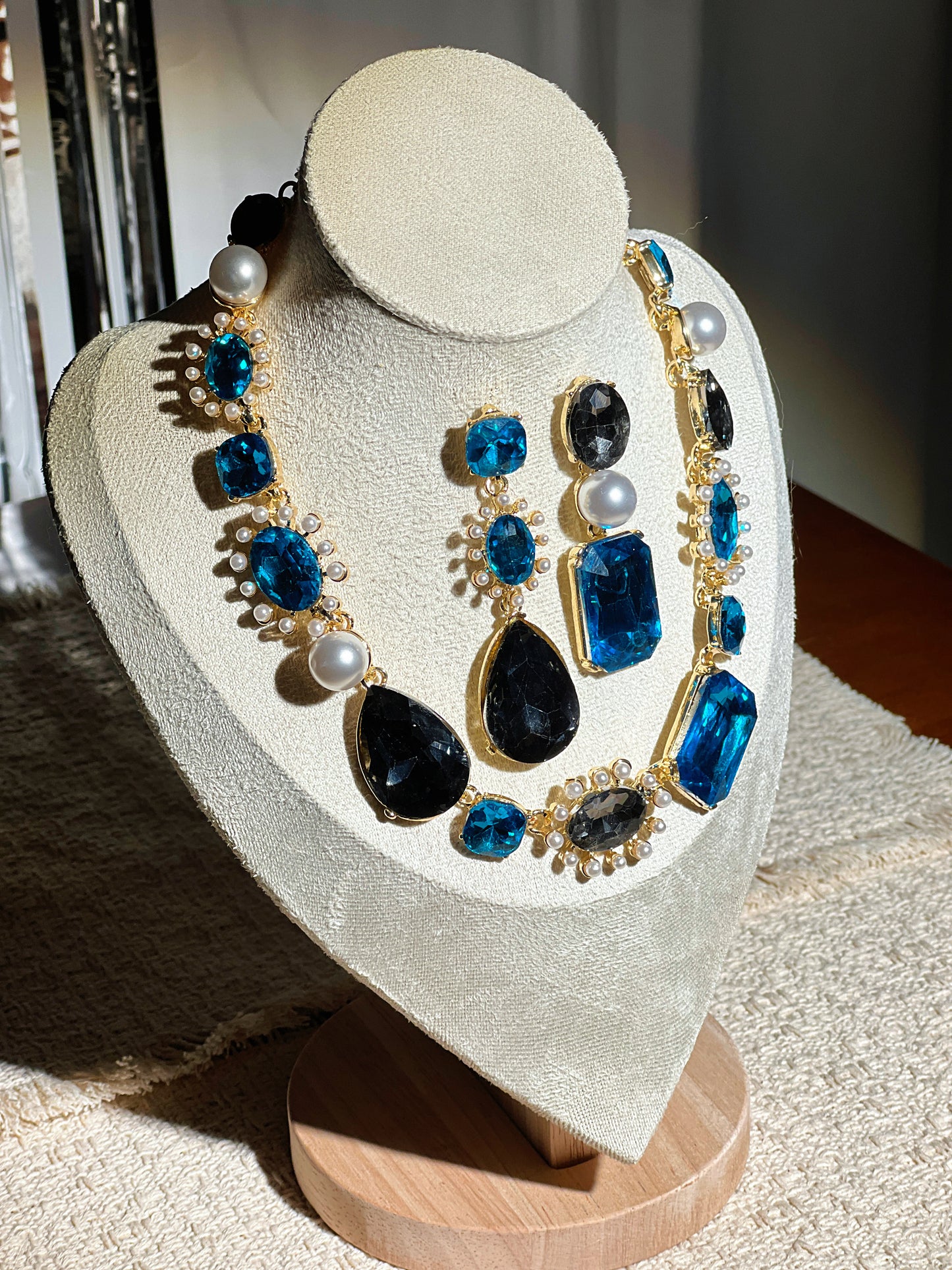 Blue Pearl Crystal Set