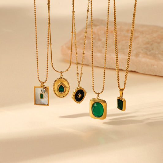 14K Gold Green Gem Pendant Necklace
