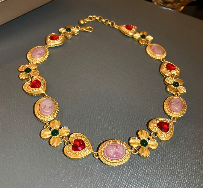 Cameo Heart Gem Set